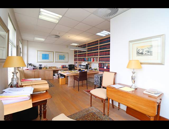 304M² OFFICE FOR SALE IN MELROSE ARCH